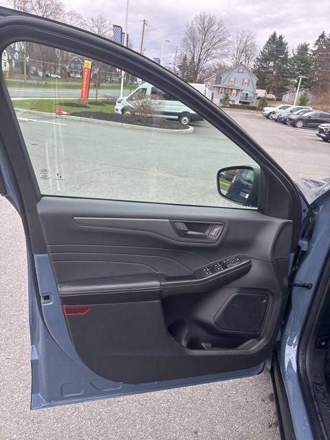 Used 2024 Ford Escape Active image 17