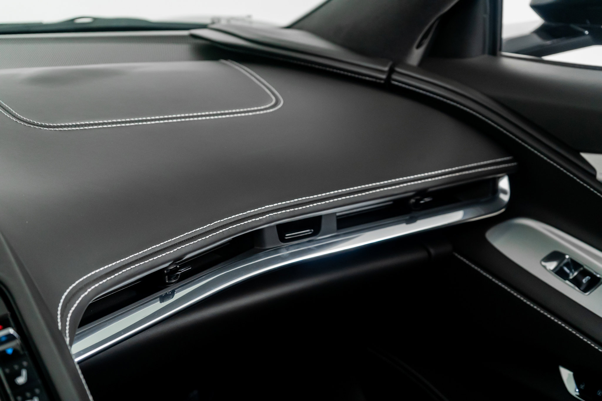 Used 2020 Chevrolet Corvette Stingray Premium Cpe w/ 3LT image 38