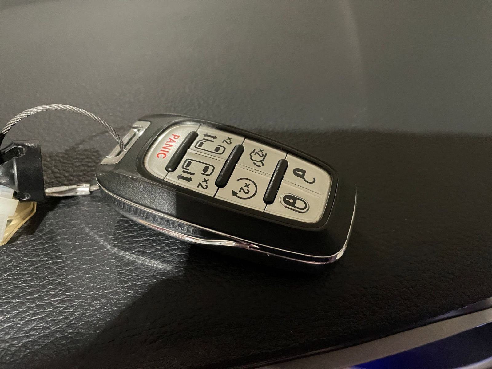 Used 2023 Chrysler Pacifica Touring-L image 27