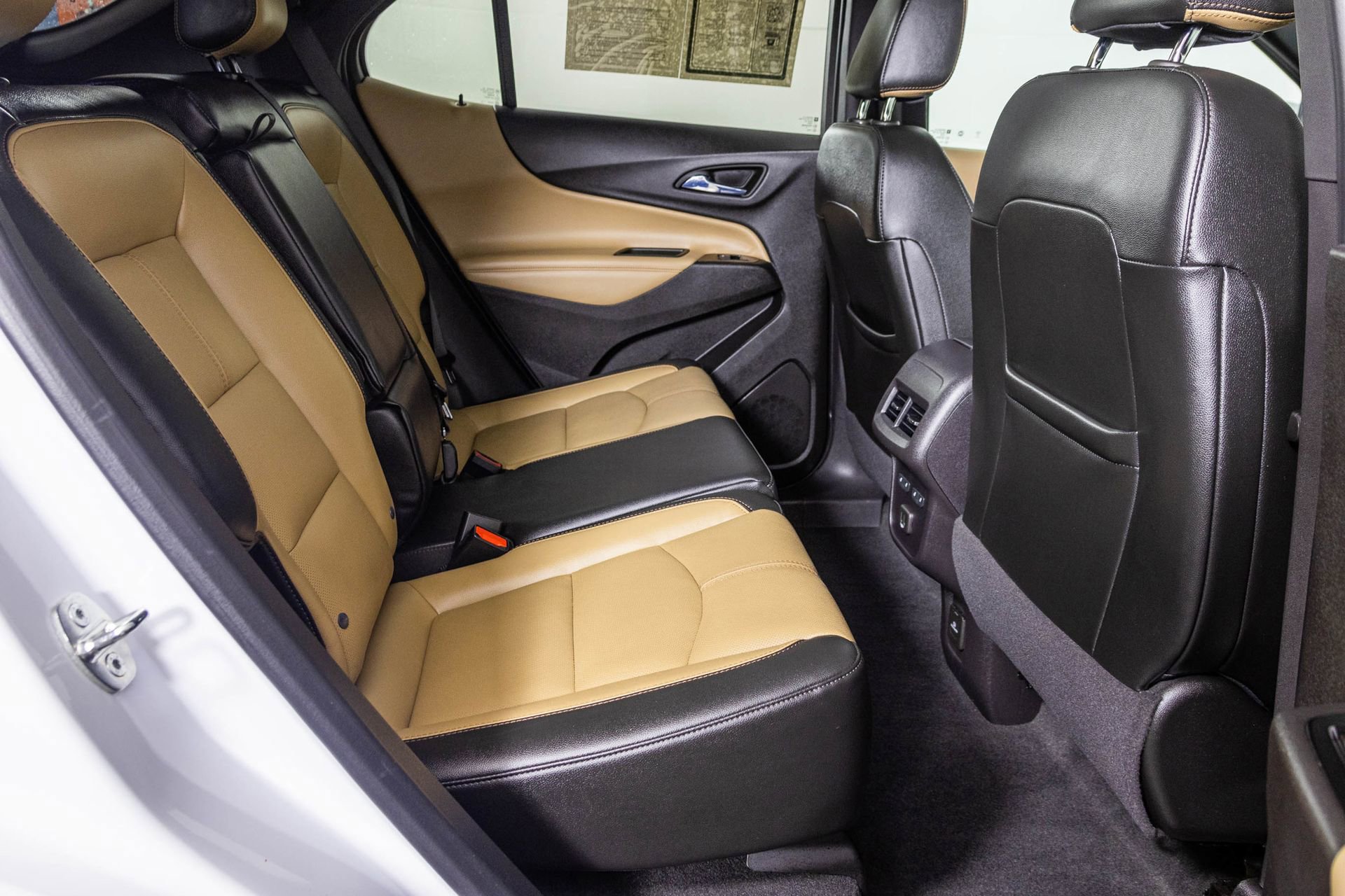 Used 2024 Chevrolet Equinox Premier image 48