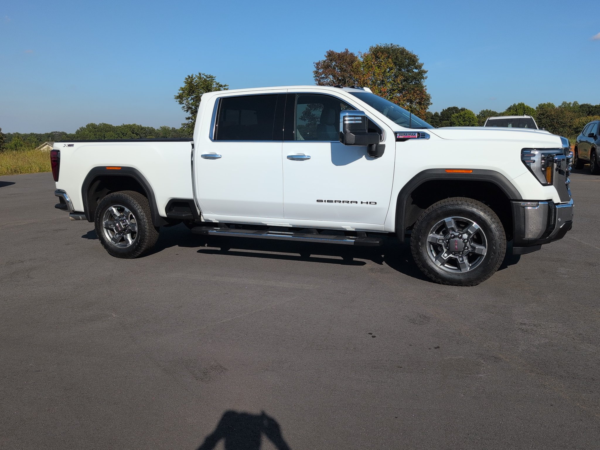 Used 2025 GMC Sierra 2500 SLT w/ SLT Premium Package AWD/4WD image 9