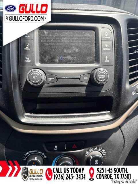 Used 2018 Jeep Cherokee Latitude w/ Altitude Package FWD image 9