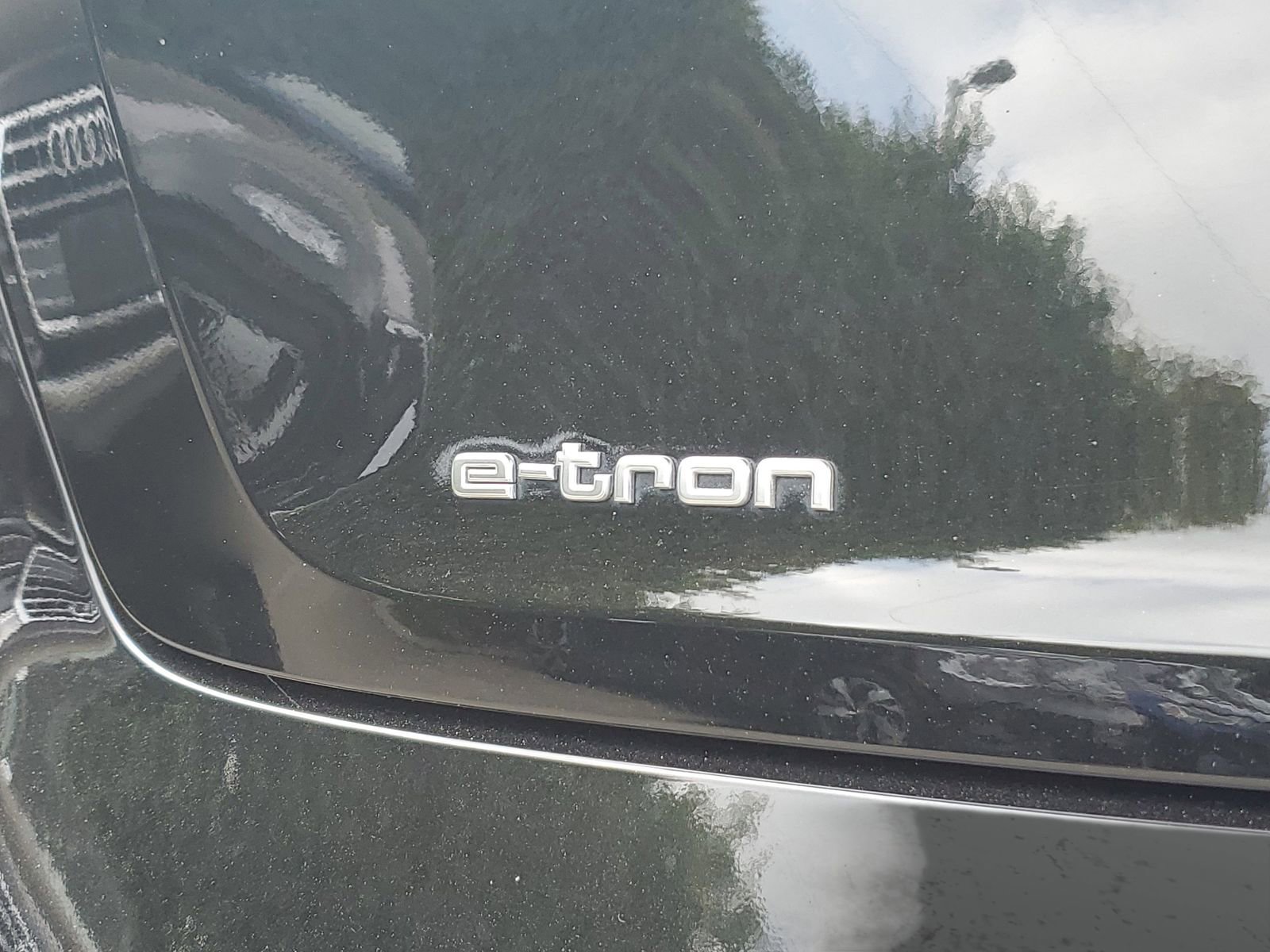 Used 2023 Audi e-tron Premium Plus w/ Premium Plus Package AWD/4WD image 7