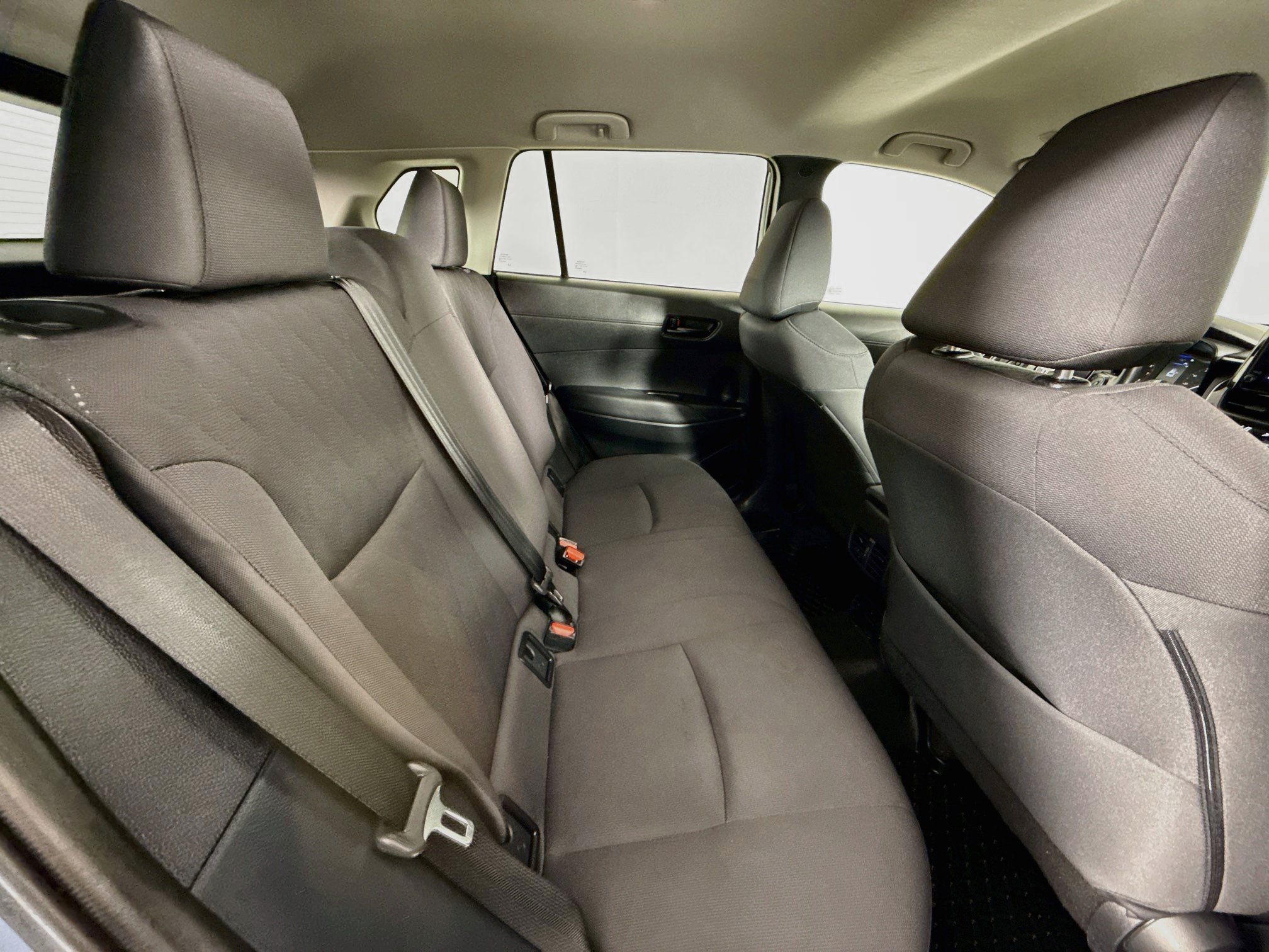 Used 2025 Toyota Corolla Cross LE AWD/4WD image 27