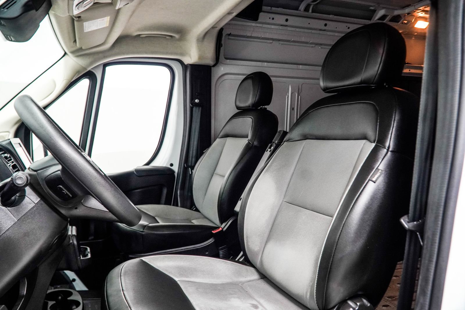Used 2023 RAM ProMaster 2500 FWD image 32