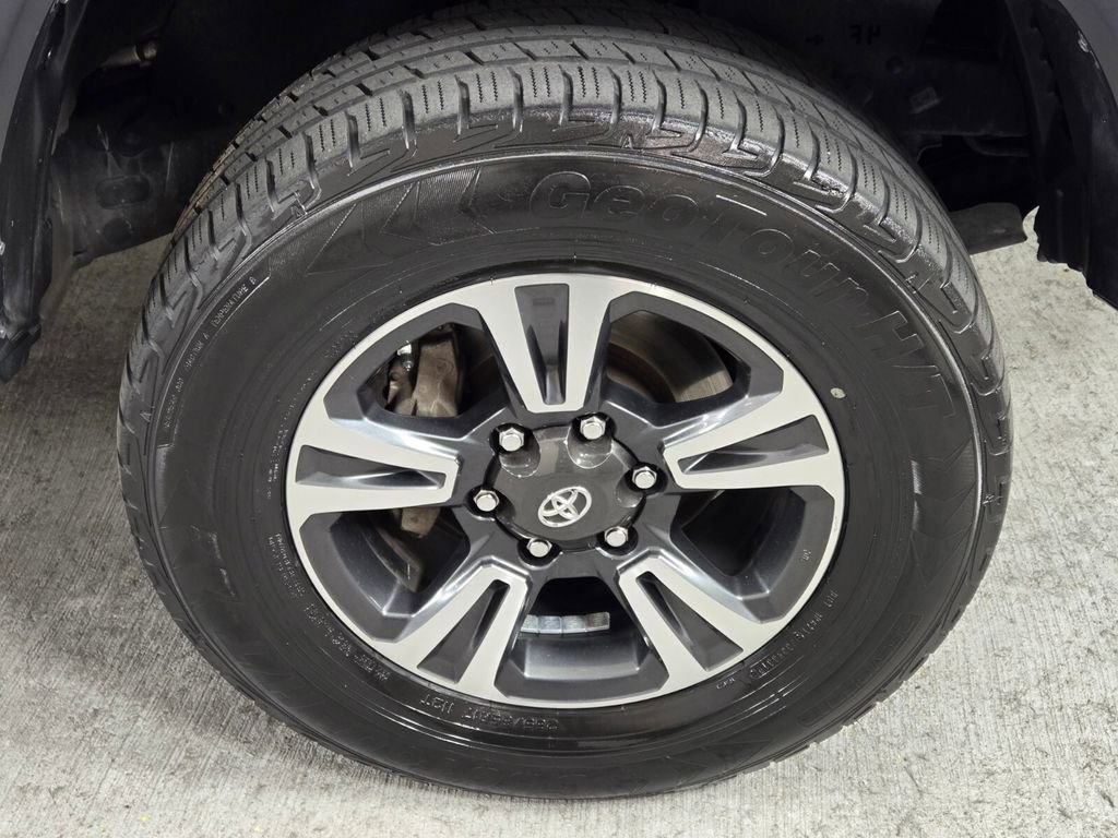 Used 2019 Toyota Tacoma TRD Off-Road w/ Technology Package image 10