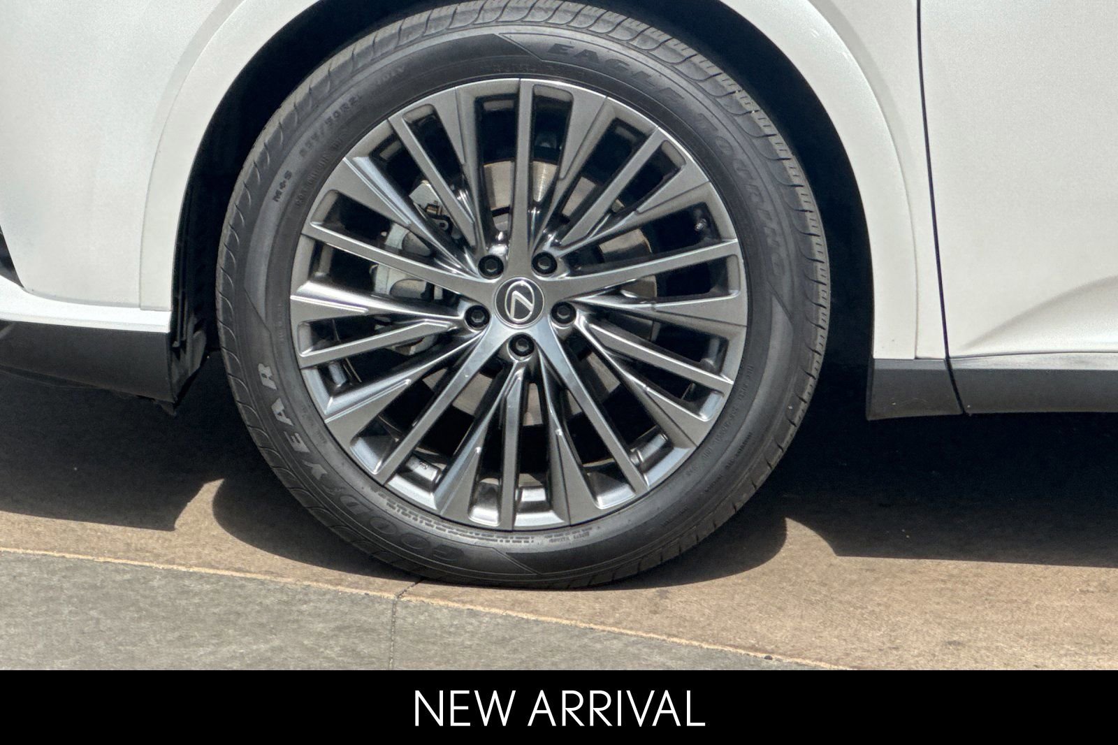 Certified 2024 Lexus RX 450h AWD w/ Convenience Package image 30