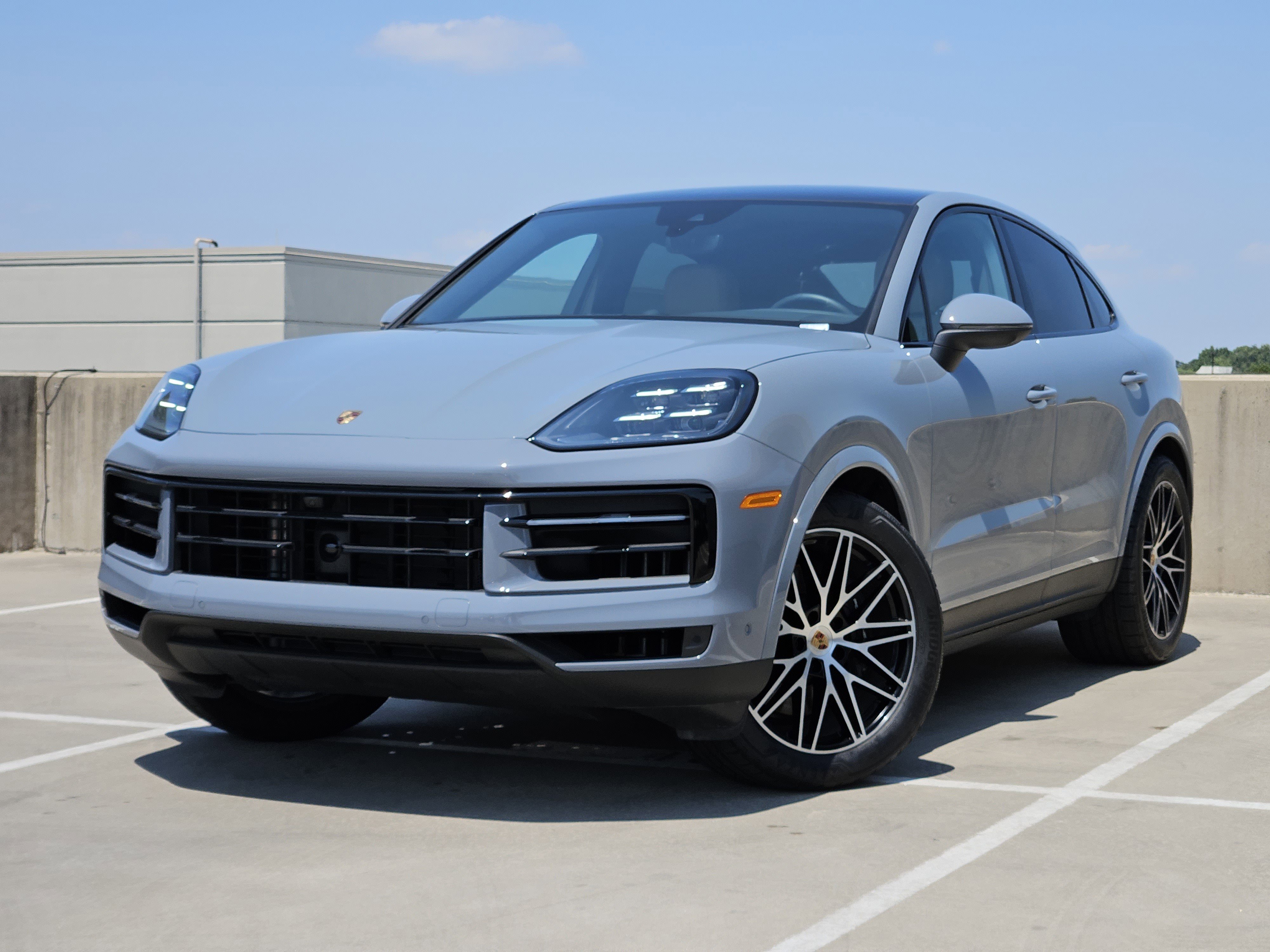 Certified 2025 Porsche Cayenne Coupe image 1