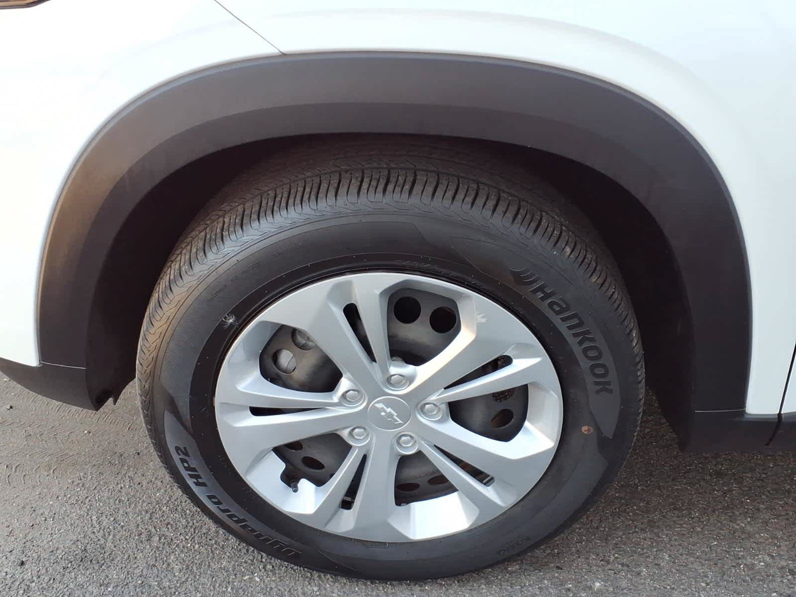 Used 2024 Chevrolet Trax LS FWD image 8