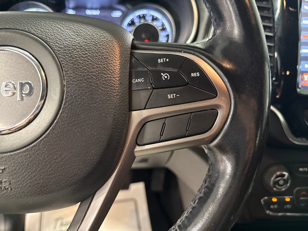 Used 2020 Jeep Cherokee Limited FWD image 4