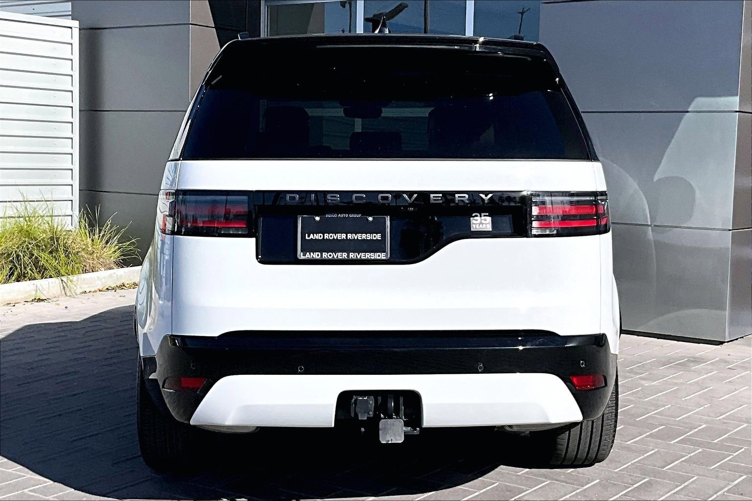 Used 2025 Land Rover Discovery Dynamic SE image 4