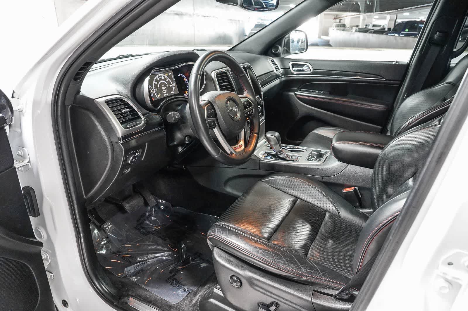 Used 2018 Jeep Grand Cherokee Trailhawk w/ Trailhawk Luxury Group AWD/4WD image 18