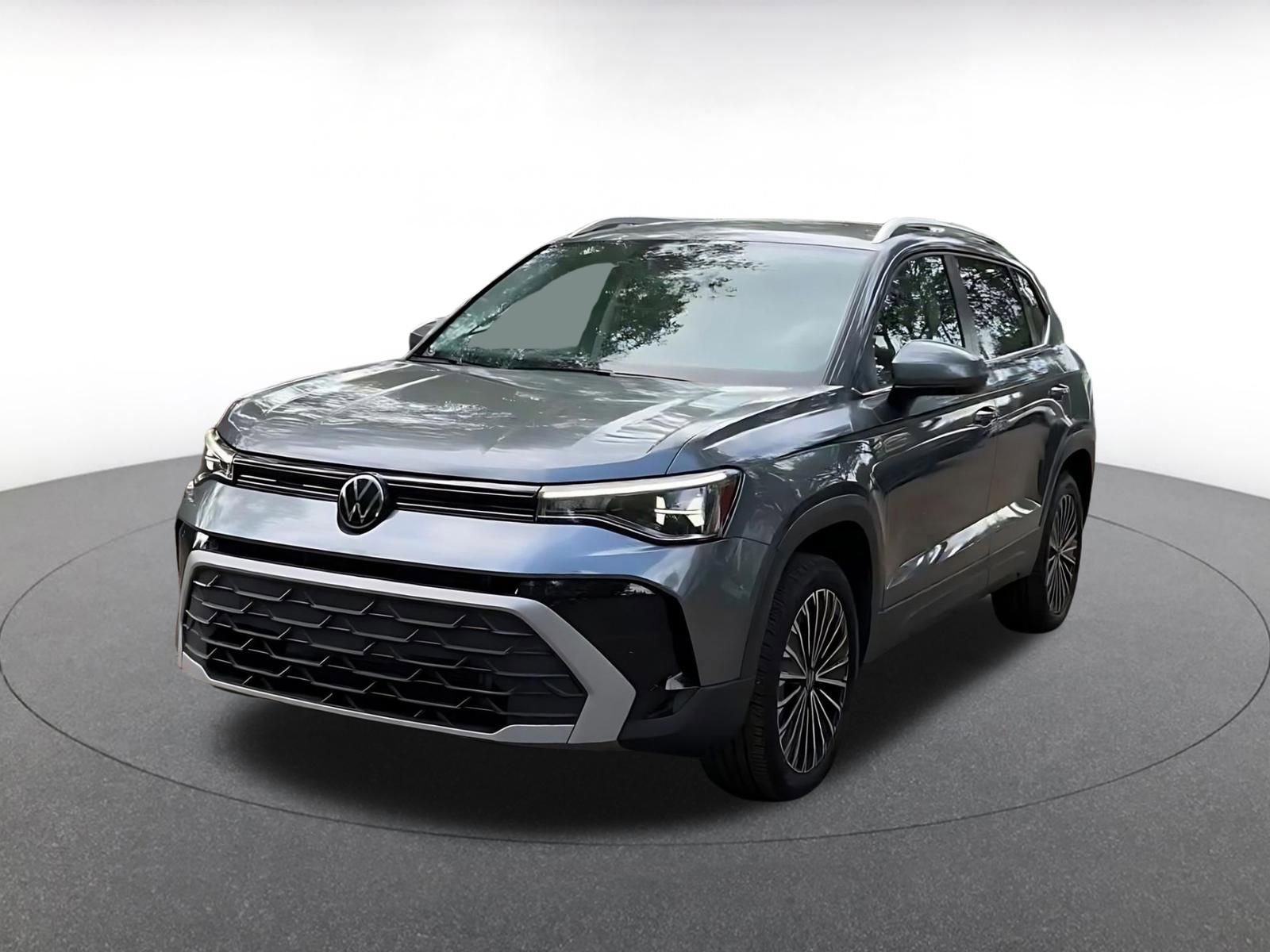 Used 2025 Volkswagen Taos SE image 7