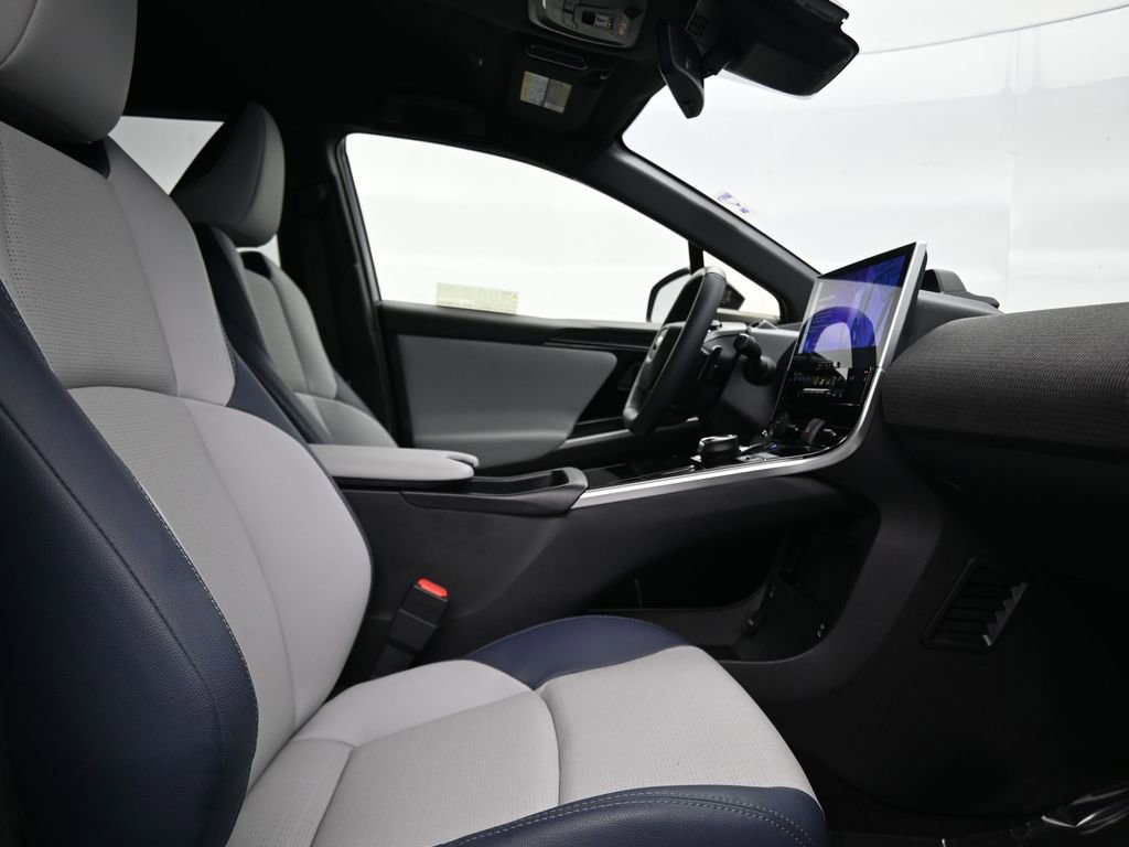 Used 2024 Subaru Solterra Limited image 16