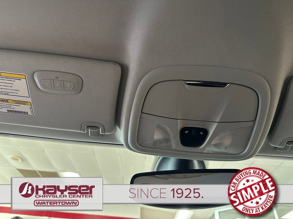 Used 2019 Jeep Cherokee Latitude Plus w/ Comfort/Convenience Group FWD image 32