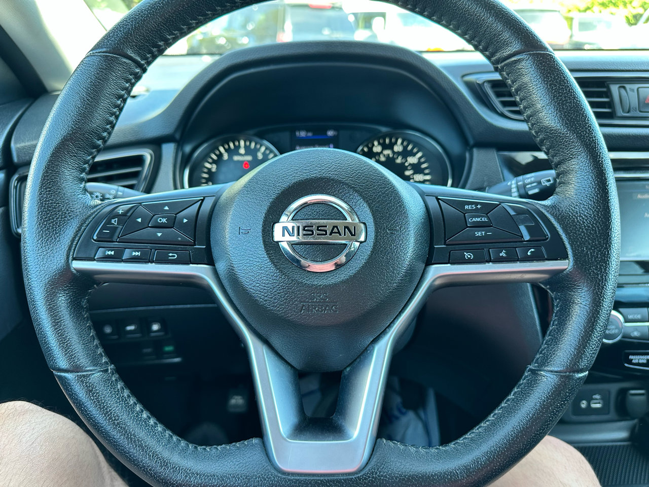 Used 2020 Nissan Rogue SV image 16
