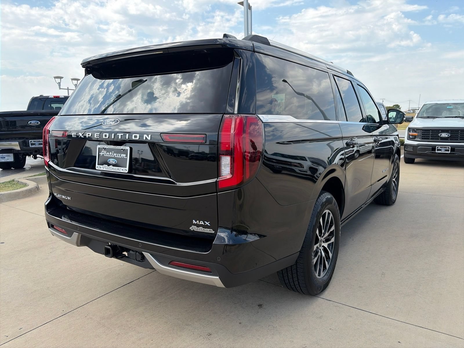 Used 2025 Ford Expedition Max Platinum AWD/4WD image 5