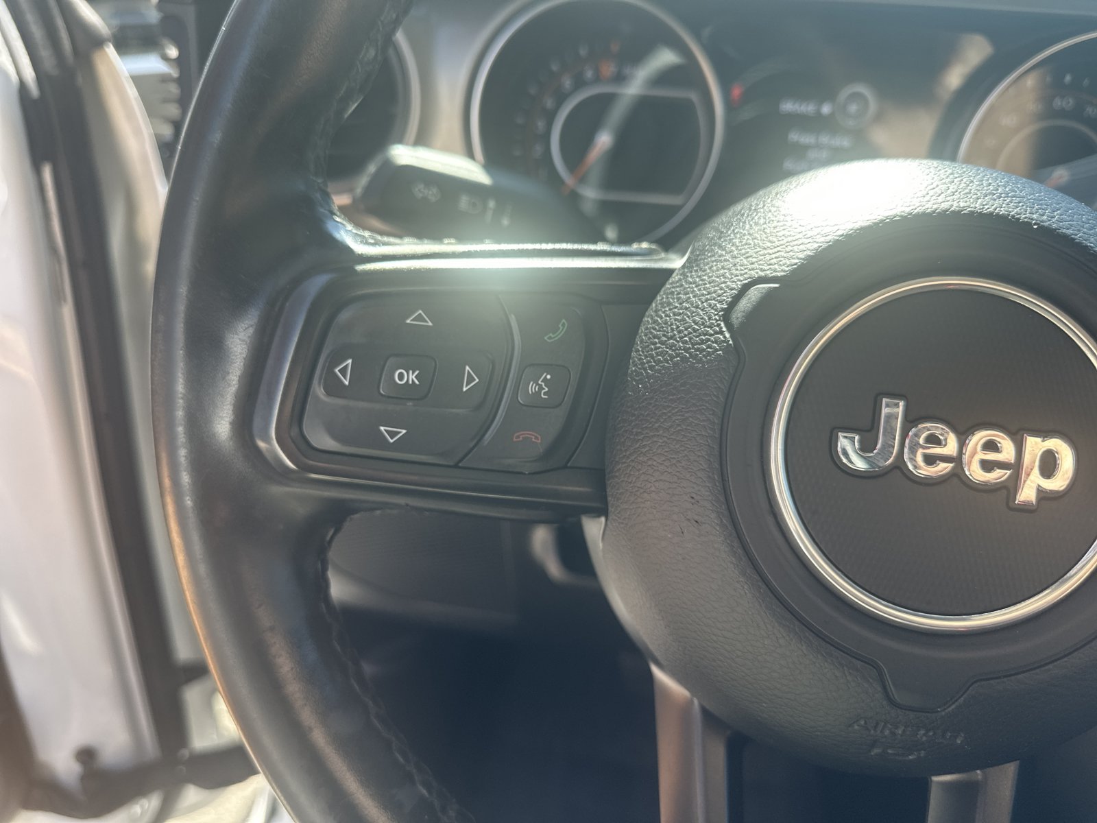 Used 2021 Jeep Gladiator Sport AWD/4WD image 13