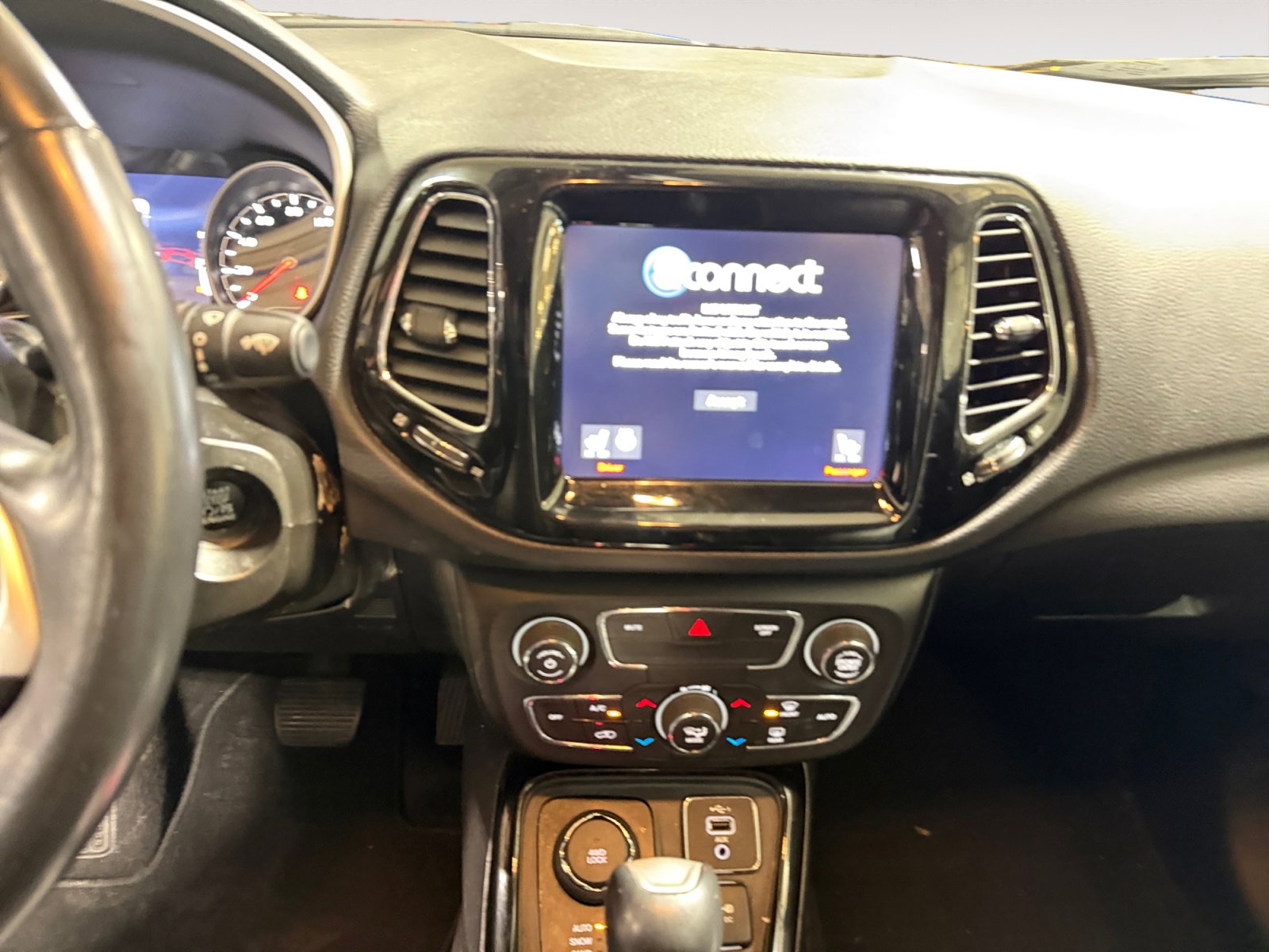 Used 2019 Jeep Compass Limited image 11