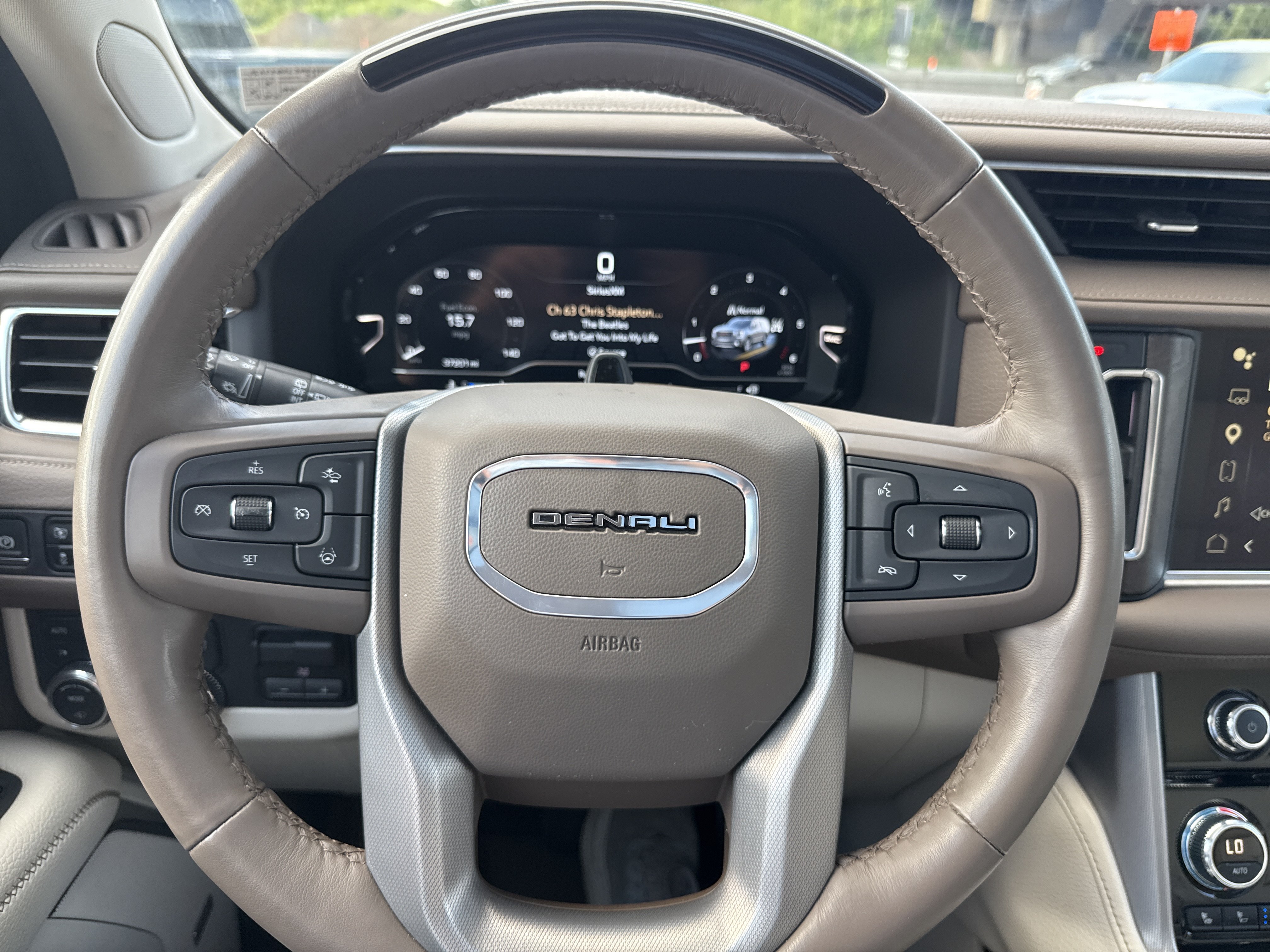 Used 2024 GMC Yukon Denali w/ Denali Reserve Package AWD/4WD image 18