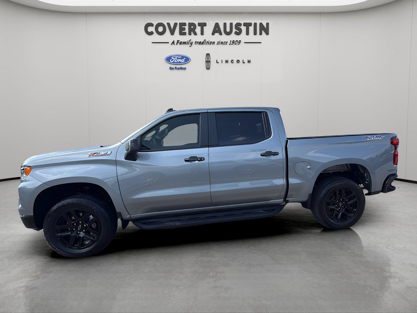 Used 2026 Chevrolet Silverado 1500 LT Trail Boss w/ Convenience Package II AWD/4WD image 3