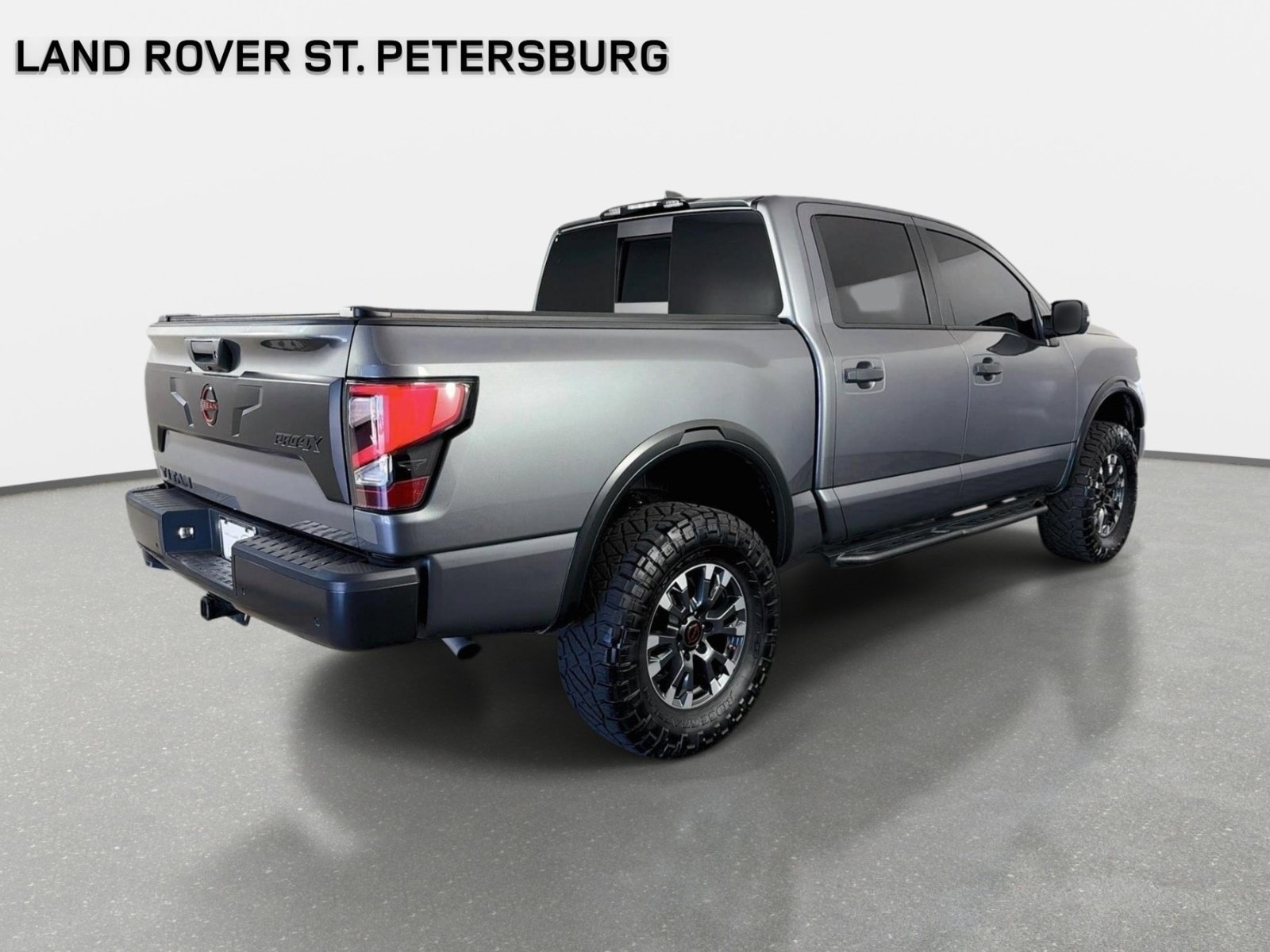 Used 2024 Nissan Titan PRO-4X w/ Pro-4x Convenience Package AWD/4WD image 5