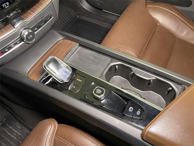 Used 2022 Volvo XC60 T8 Inscription w/ Advanced Package image 31