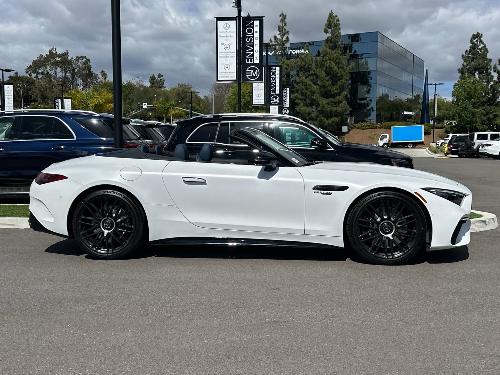 Used 2026 Mercedes-Benz SL 63 AMG 4MATIC image 2