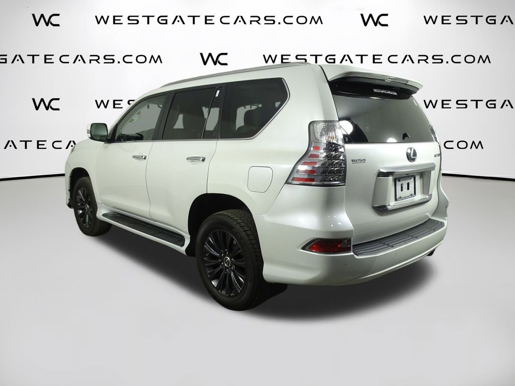 Used 2023 Lexus GX 460 Luxury w/ Sport Design Package image 3