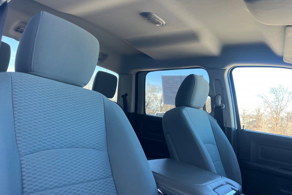 Used 2013 RAM 2500 Tradesman w/ Chrome Appearance Group AWD/4WD image 13