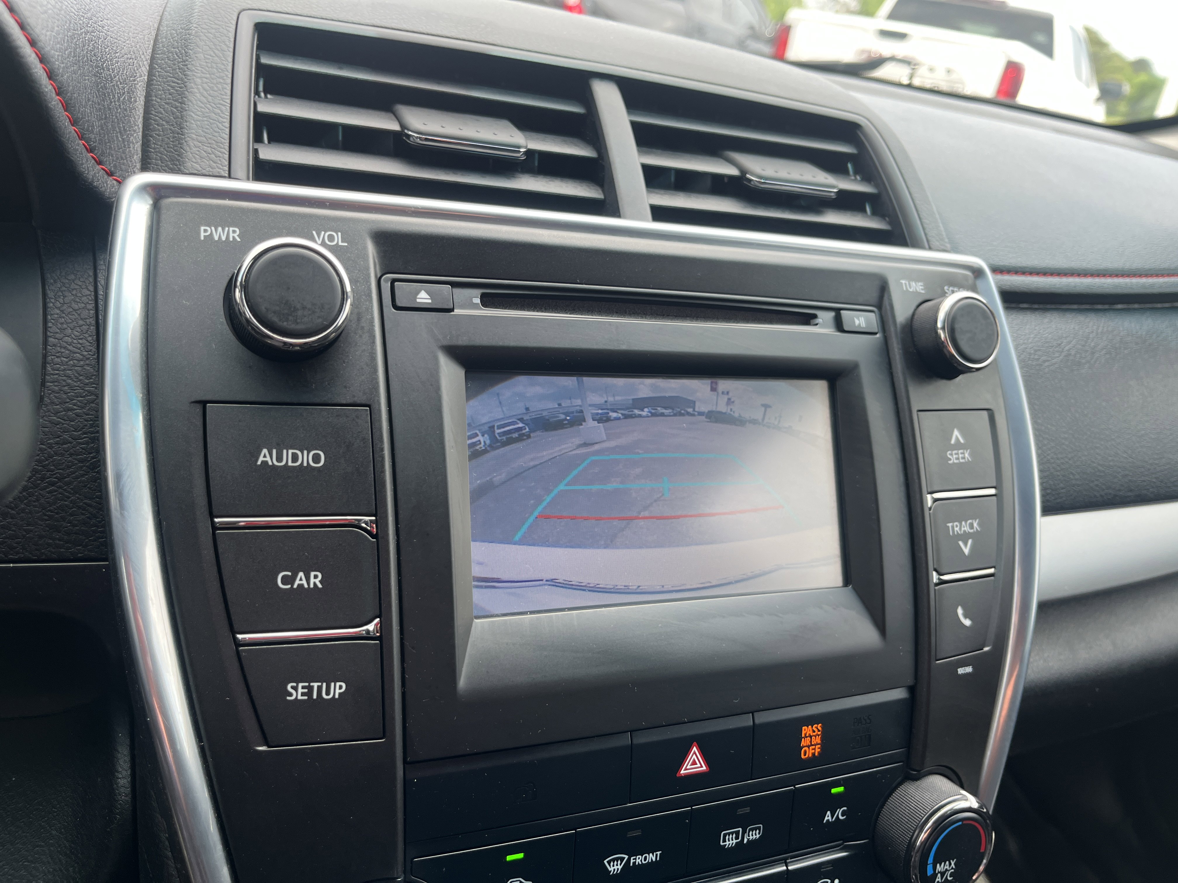 Used 2015 Toyota Camry XLE image 22