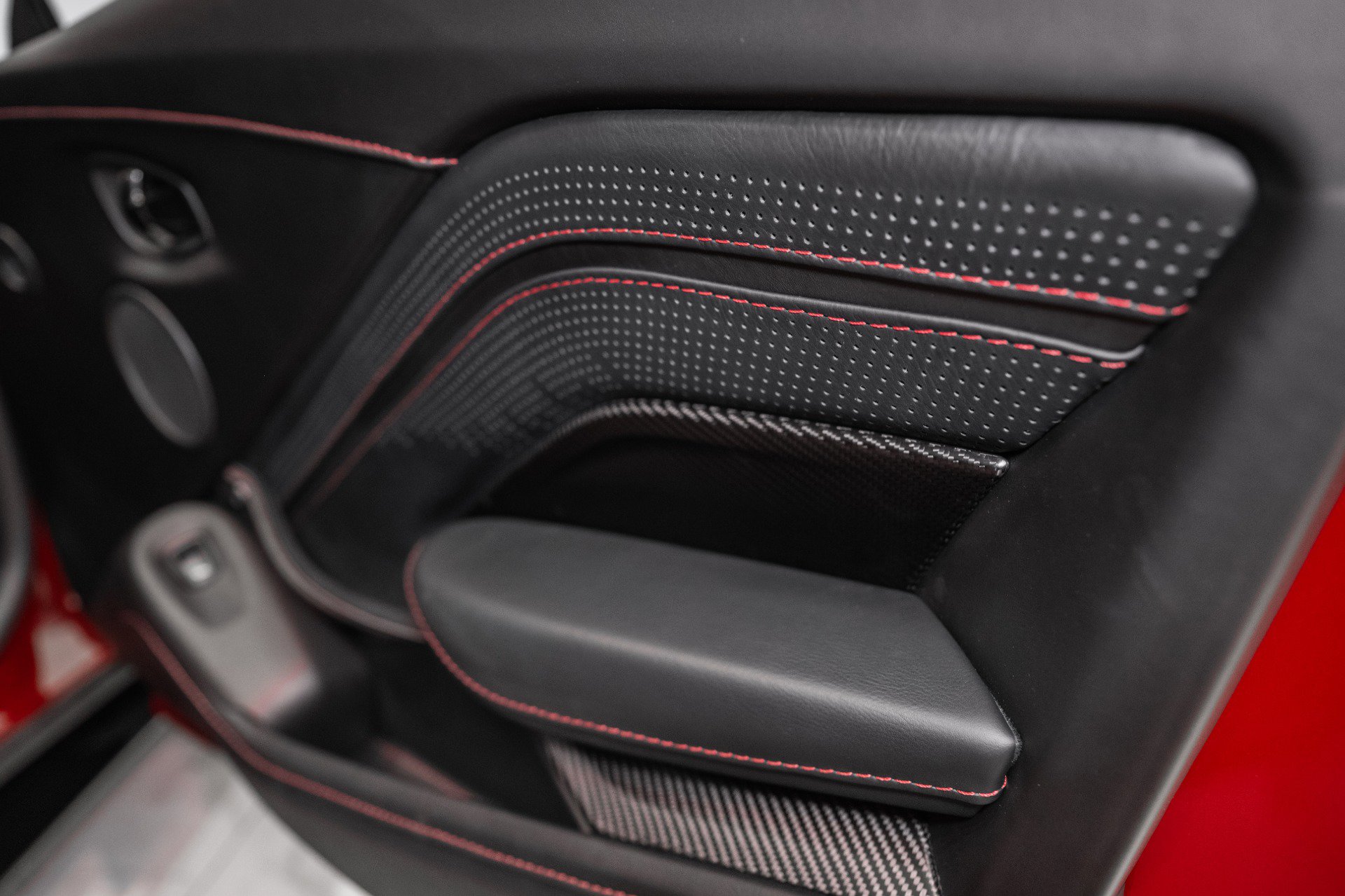 Used 2023 Aston Martin V8 Vantage Coupe image 39