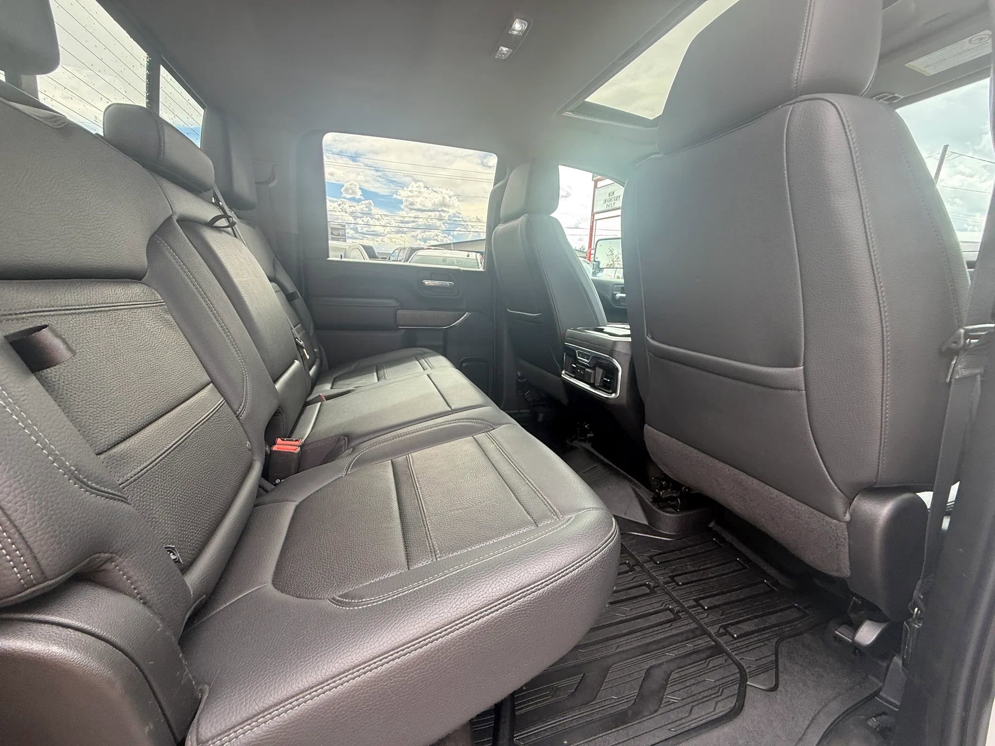 Used 2021 GMC Sierra 3500 Denali w/ Denali Ultimate Package AWD/4WD image 14