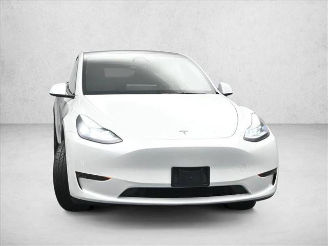 Used 2025 Tesla Model Y Long Range RWD image 3