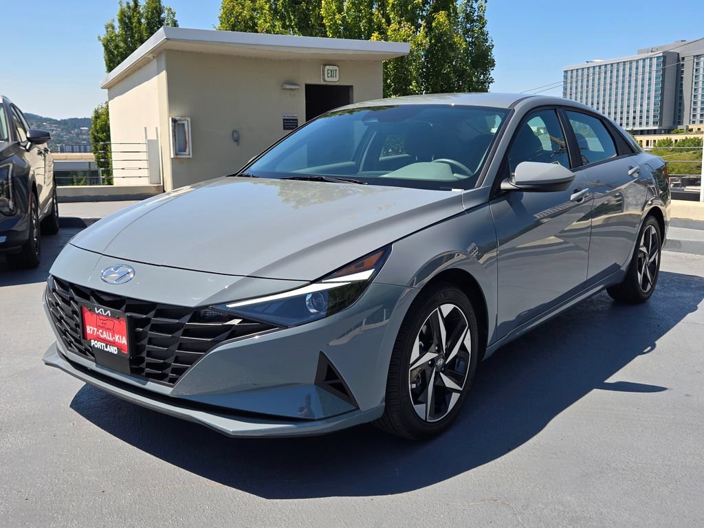 Used 2023 Hyundai Elantra SEL w/ Convenience Package FWD image 7