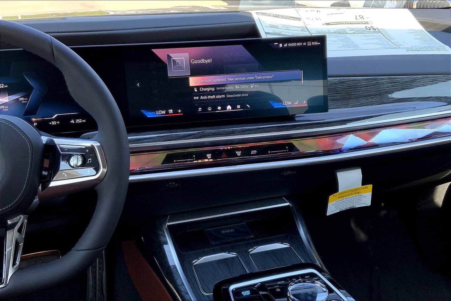 New 2025 BMW i7 xDrive60 AWD/4WD image 6