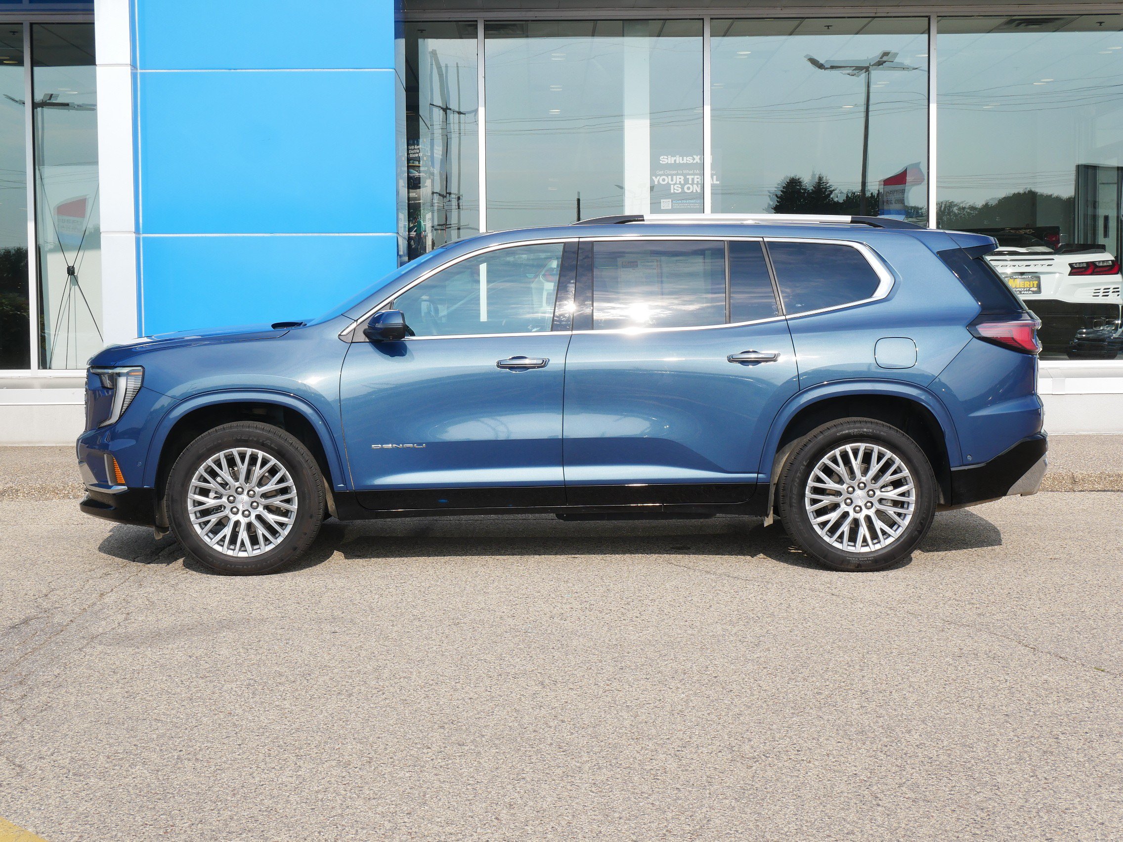 Certified 2026 GMC Acadia Denali w/ Super Cruise Package AWD/4WD image 5