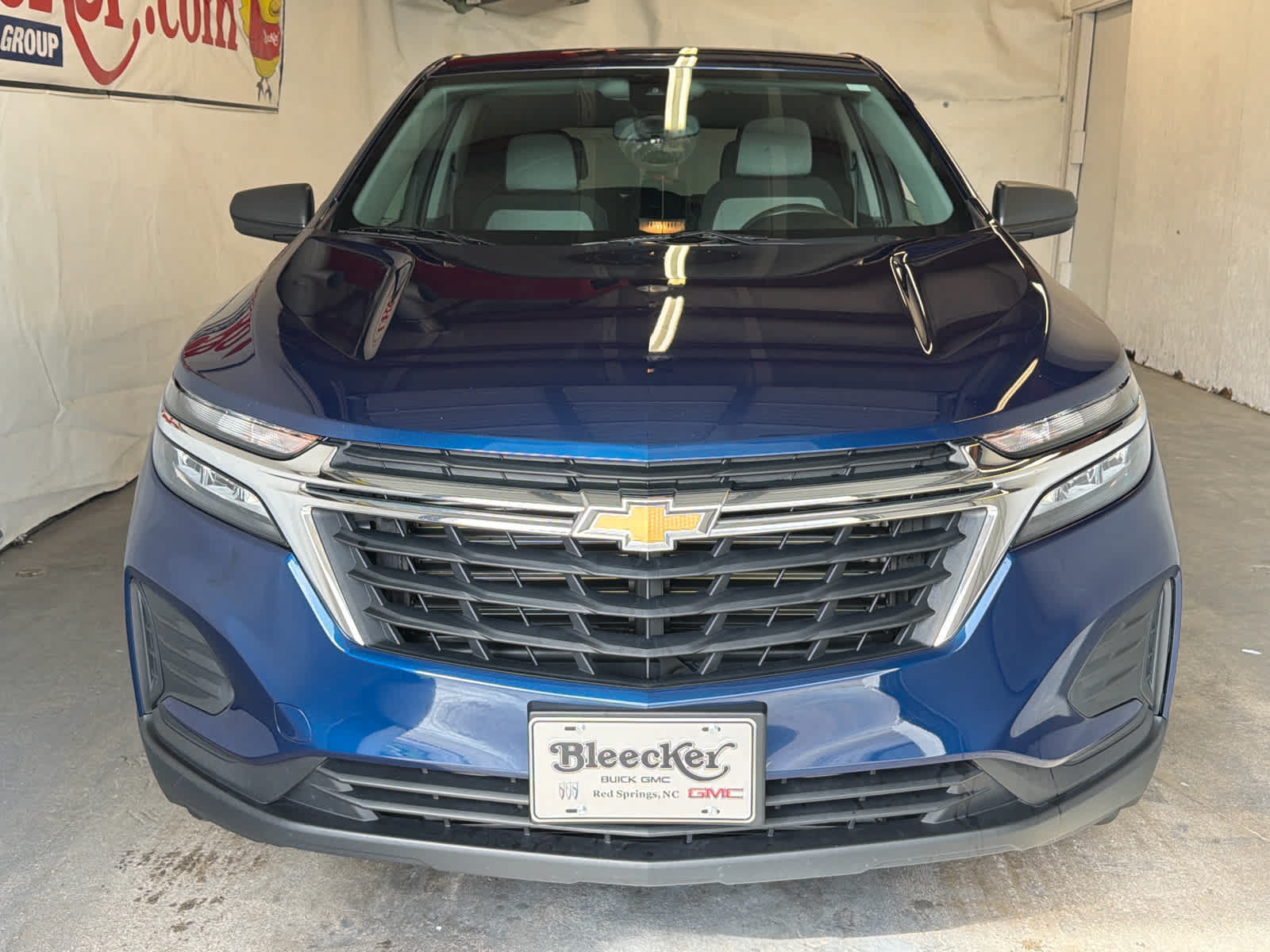 Used 2023 Chevrolet Equinox LS w/ LS Convenience Package FWD image 3