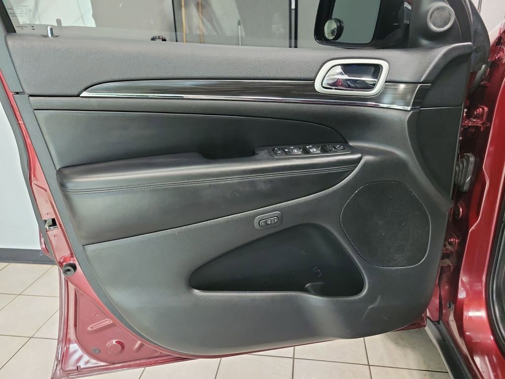 Used 2022 Jeep Grand Cherokee Limited image 34