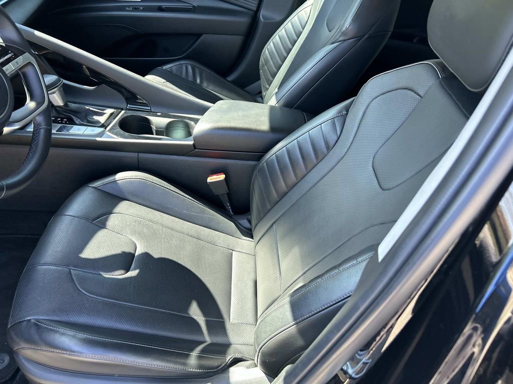 Used 2022 Hyundai Elantra Limited image 15