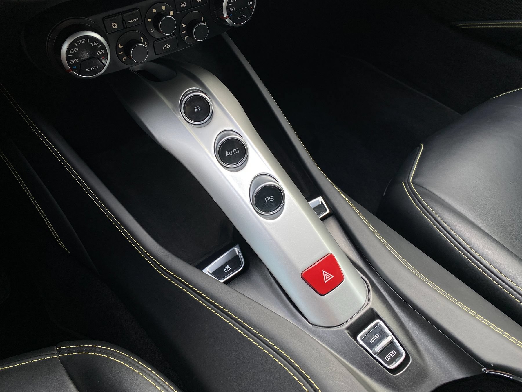 Used 2016 Ferrari California T RWD image 37