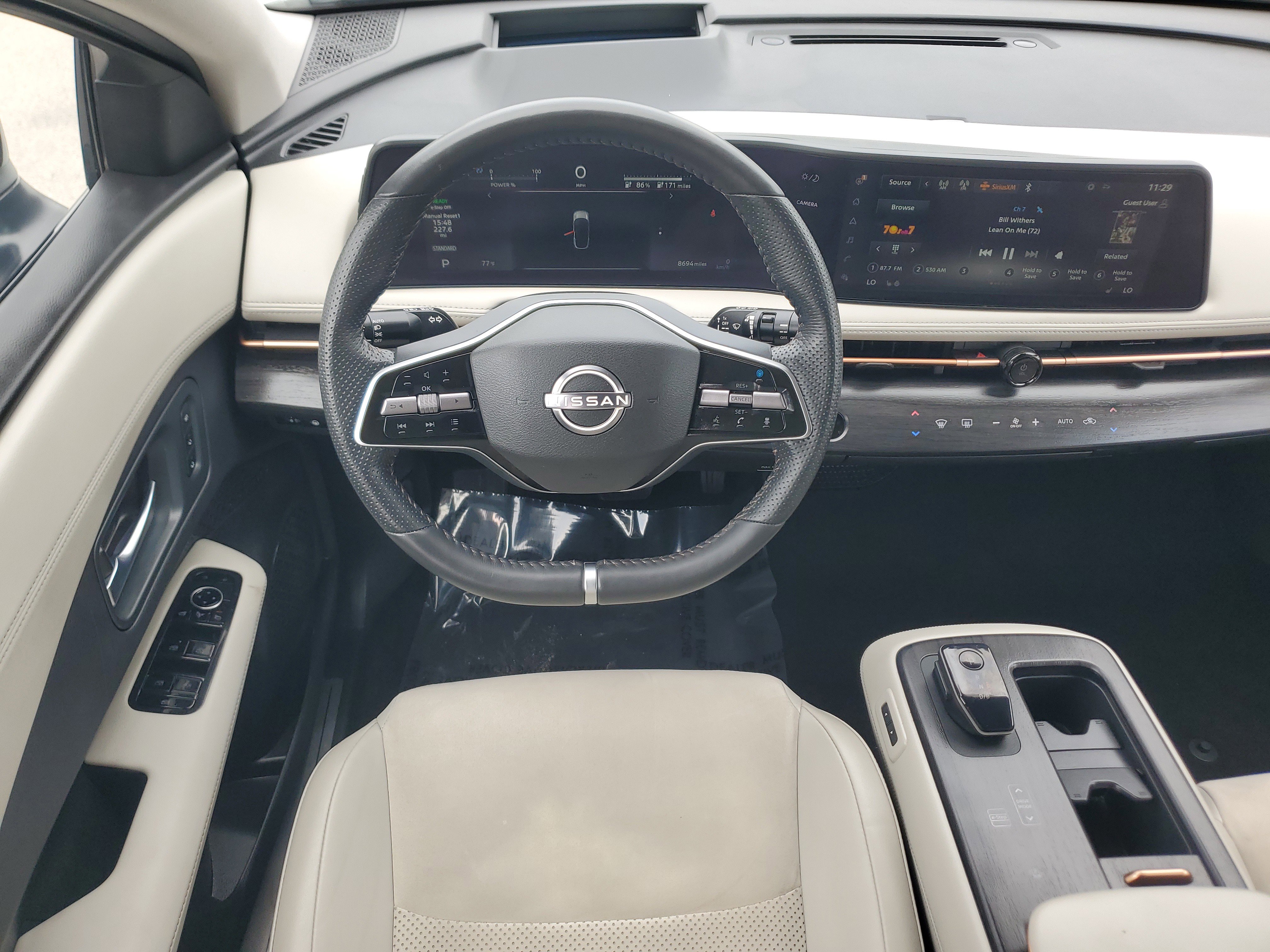 Used 2025 Nissan Ariya AWD image 19