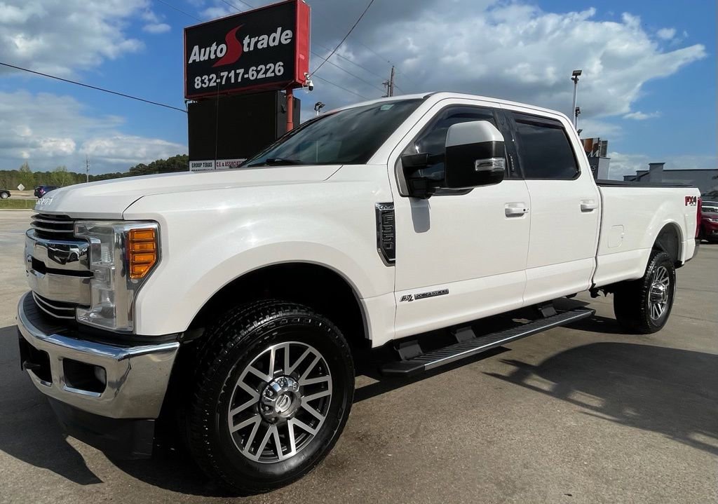 Used 2017 Ford F350 Lariat w/ Lariat Ultimate Package AWD/4WD image 4