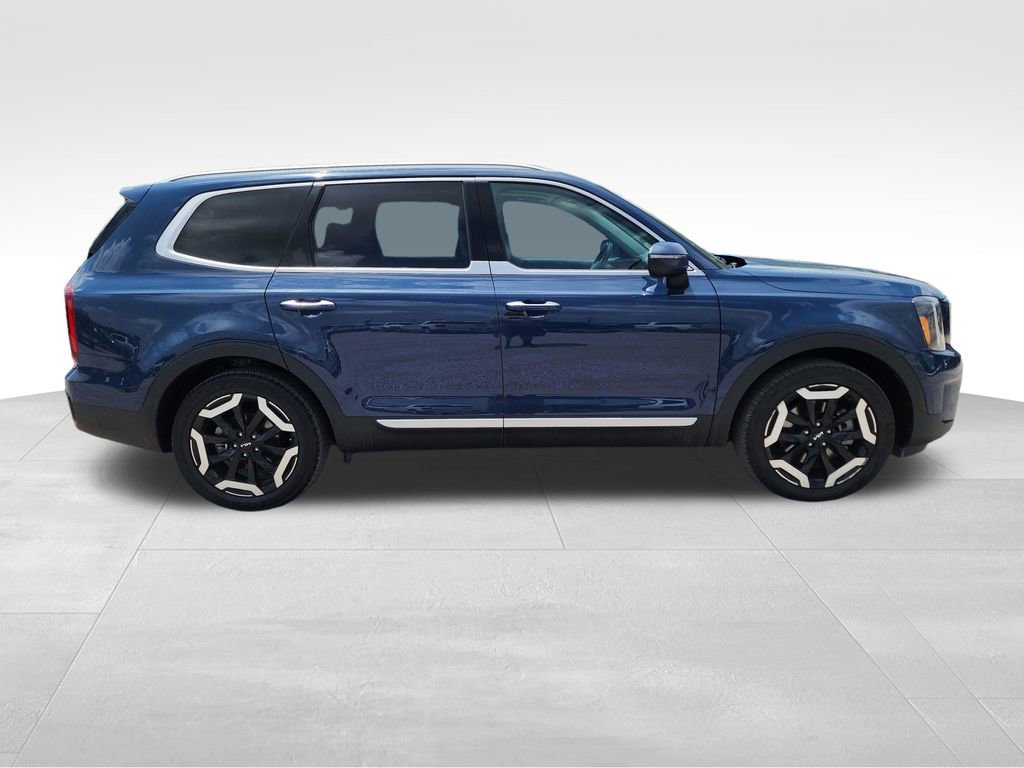 Used 2025 Kia Telluride S AWD/4WD image 9