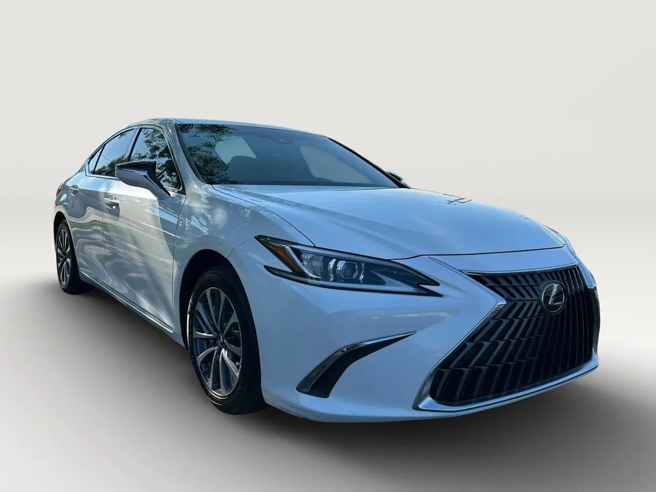 Used 2022 Lexus ES 350 w/ Accessory Package 2