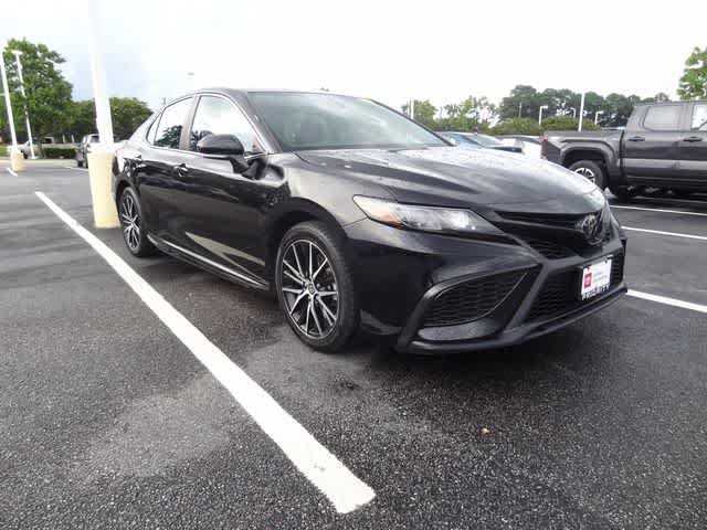 Certified 2024 Toyota Camry SE FWD image 3