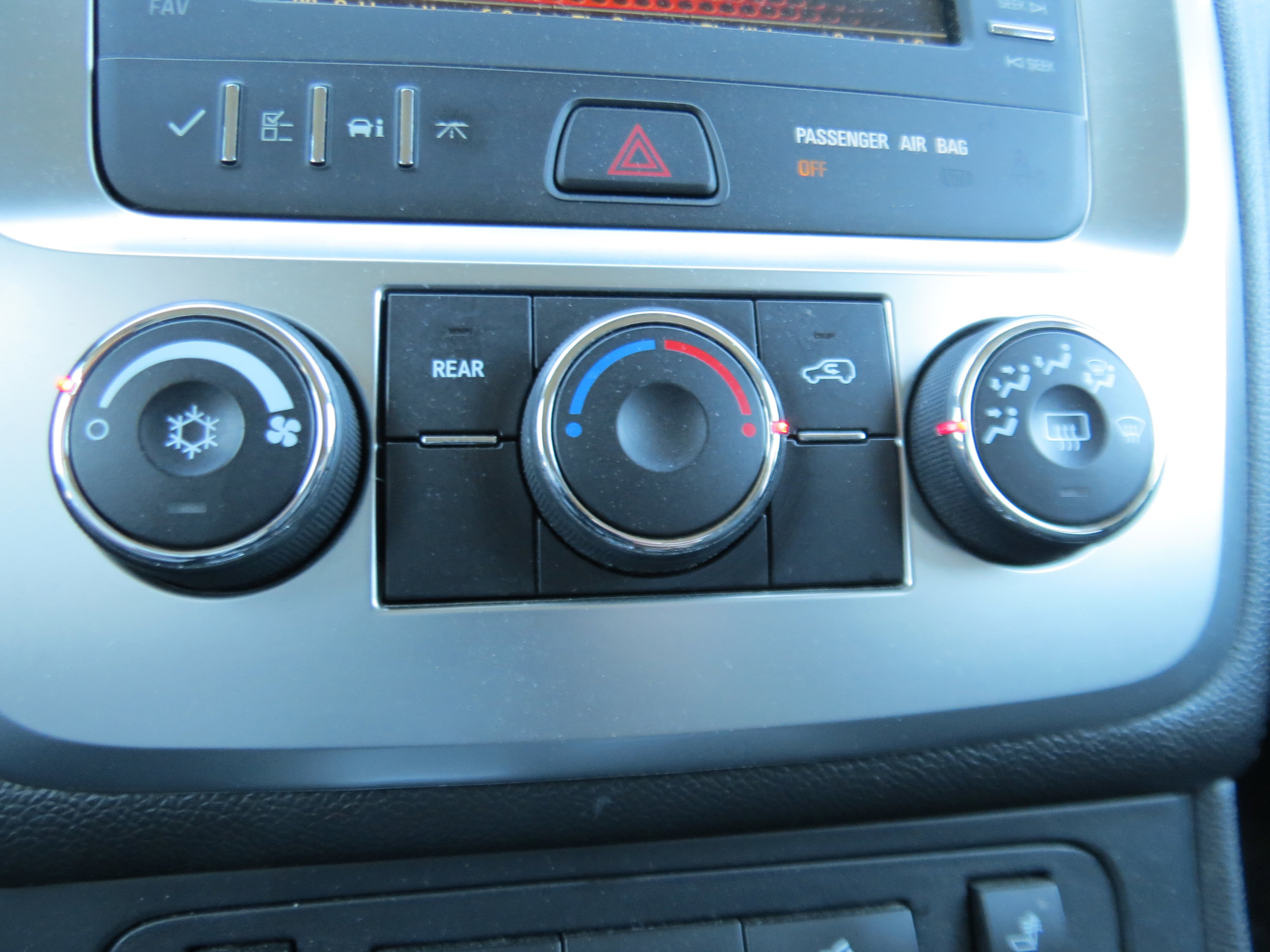 Used 2016 GMC Acadia SLE image 28