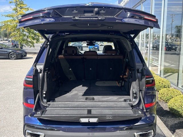 Used 2024 BMW X7 xDrive40i w/ M Sport Package image 6