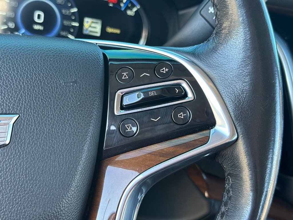 Used 2020 Cadillac Escalade Luxury RWD image 33