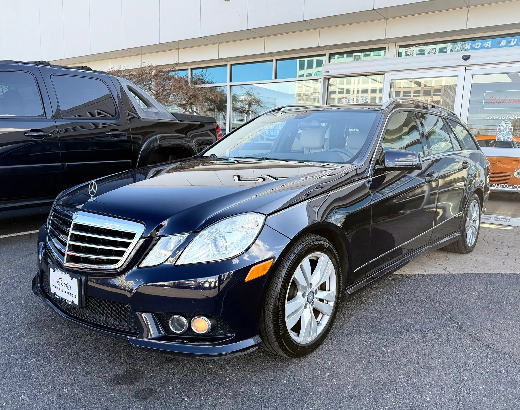 Used 2011 Mercedes-Benz E 350 4MATIC Wagon image 3